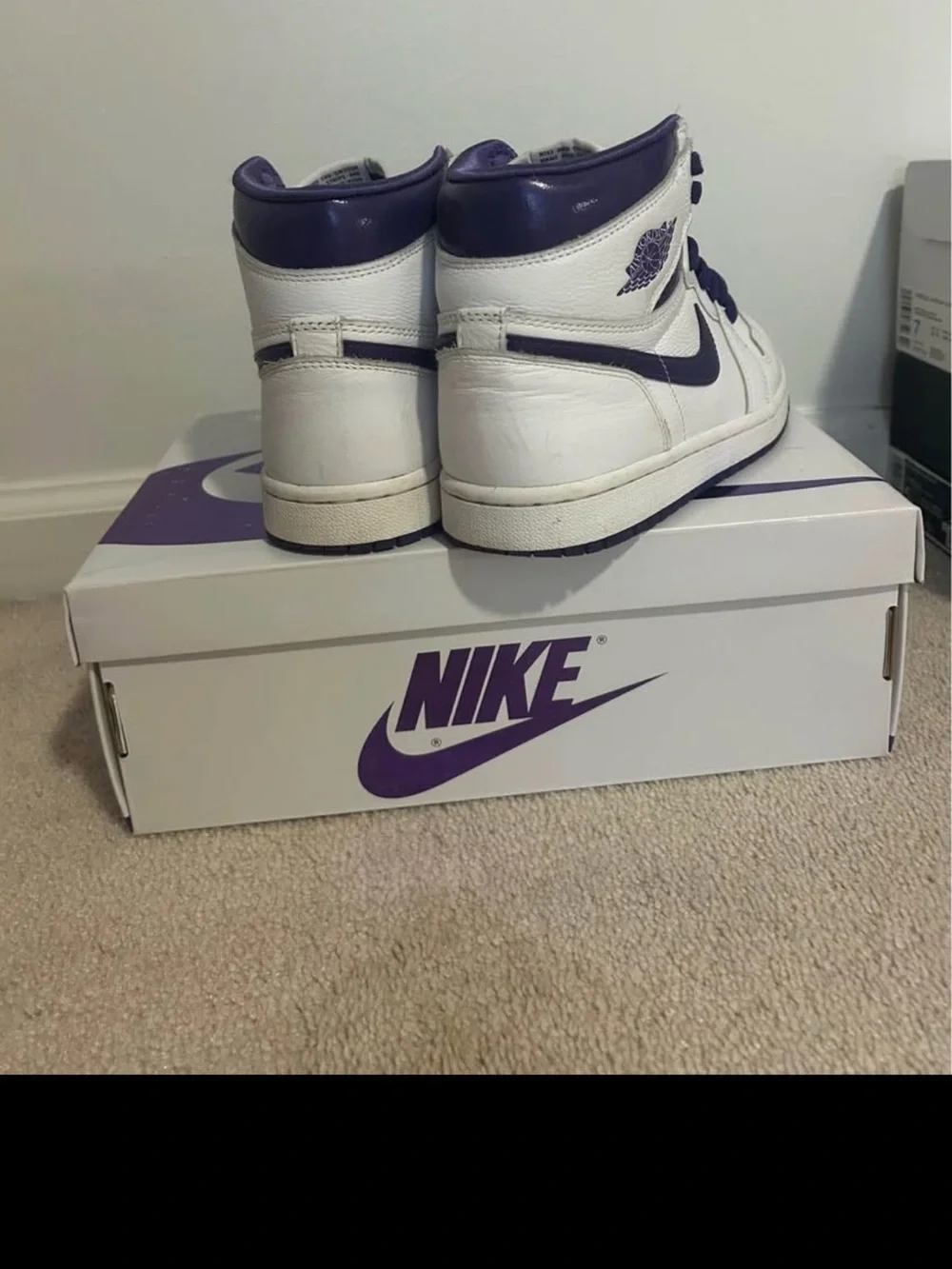 Air Jordan 1 High OG White/Court Purple Size 7 - Picture 4 of 6